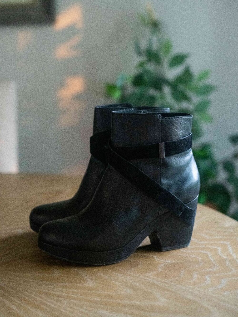 Eileen Fisher Leather Ankle Booties Boots Zip